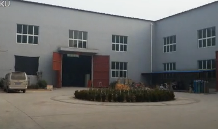 中頻爐冶煉現(xiàn)場(chǎng)視頻