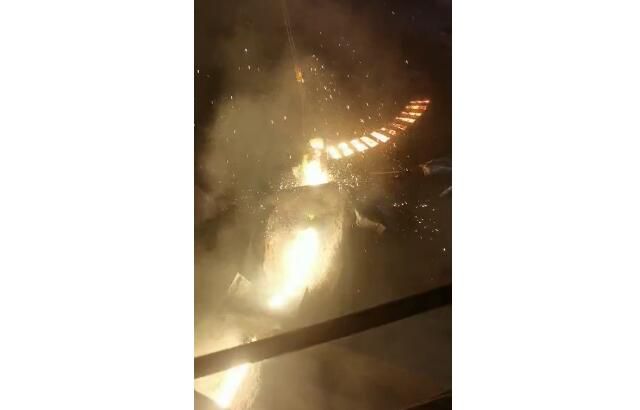 電弧爐冶煉現(xiàn)場(chǎng)視頻